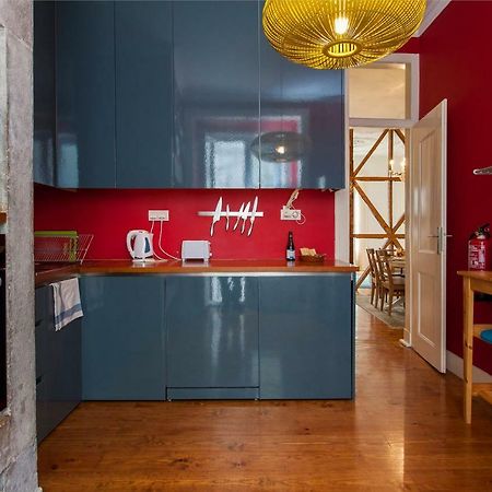 Bairro Alto 3 Bedroom Patio Flat! Lisbon Exterior photo