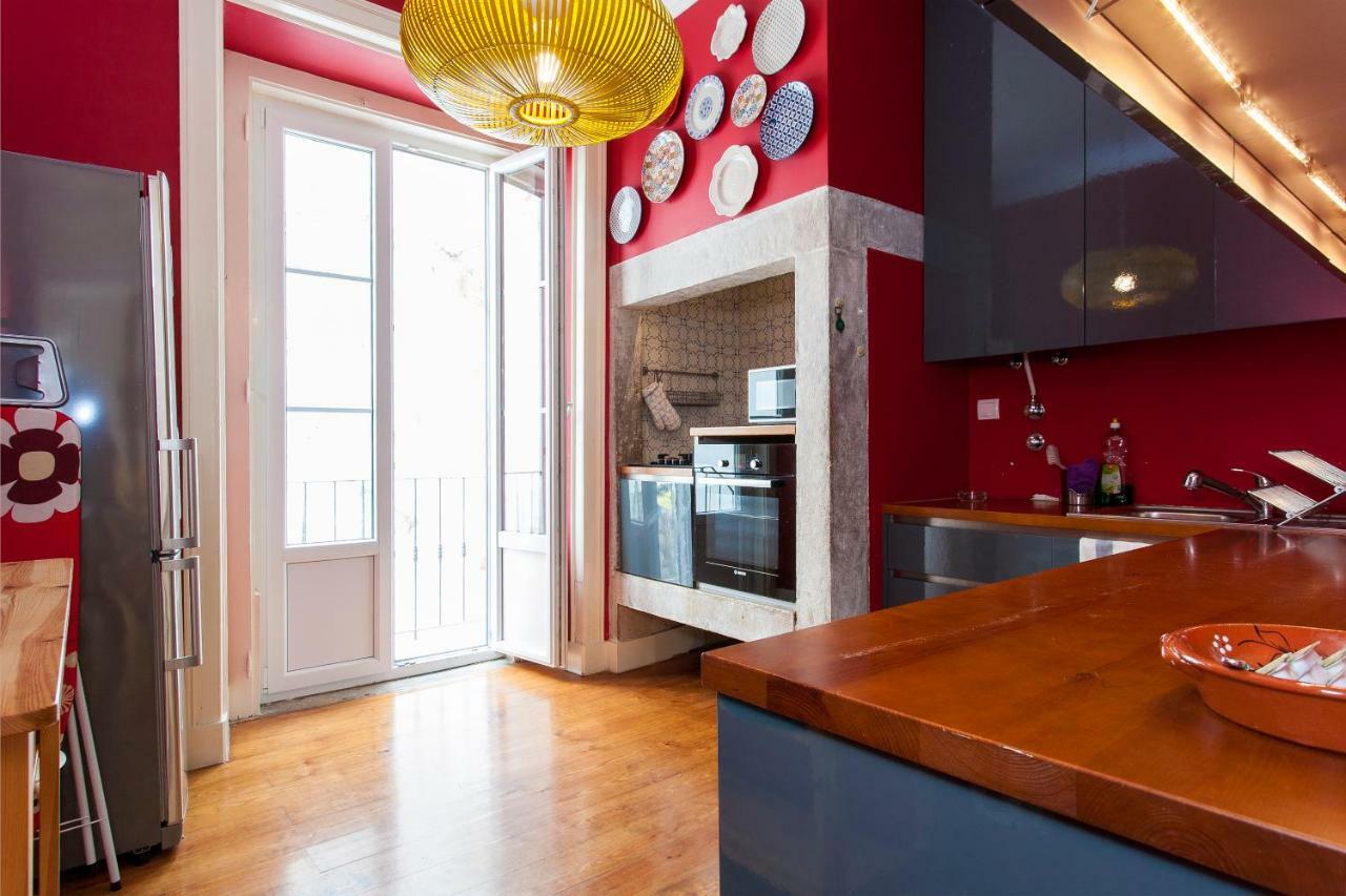 Bairro Alto 3 Bedroom Patio Flat! Lisbon Exterior photo