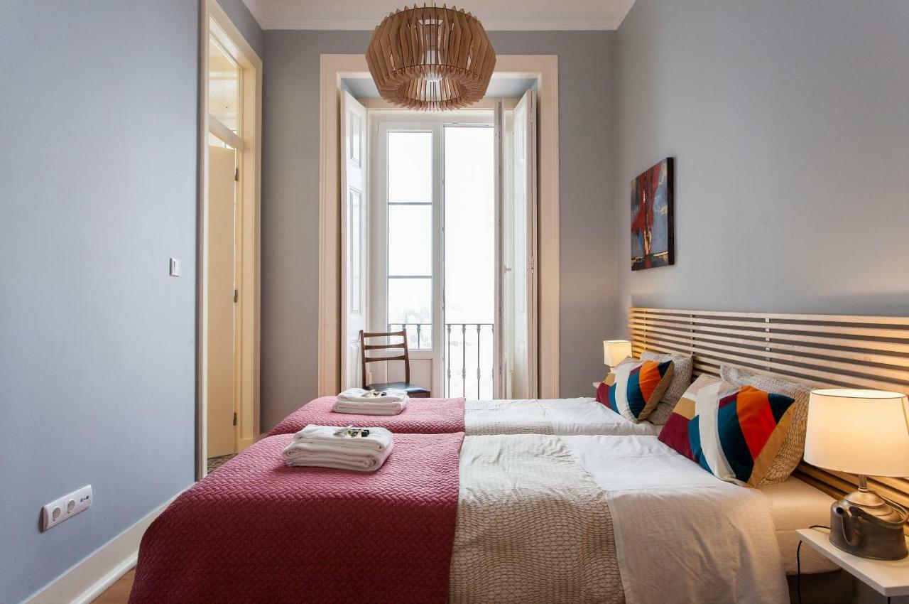 Bairro Alto 3 Bedroom Patio Flat! Lisbon Exterior photo