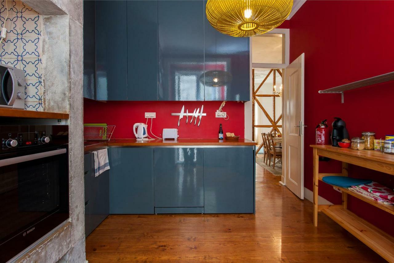 Bairro Alto 3 Bedroom Patio Flat! Lisbon Exterior photo